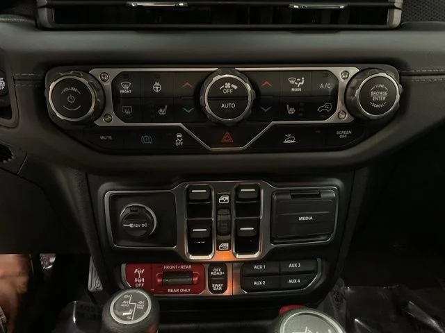 2025 Jeep Wrangler 4xe Rubicon 4x4 - Image 17