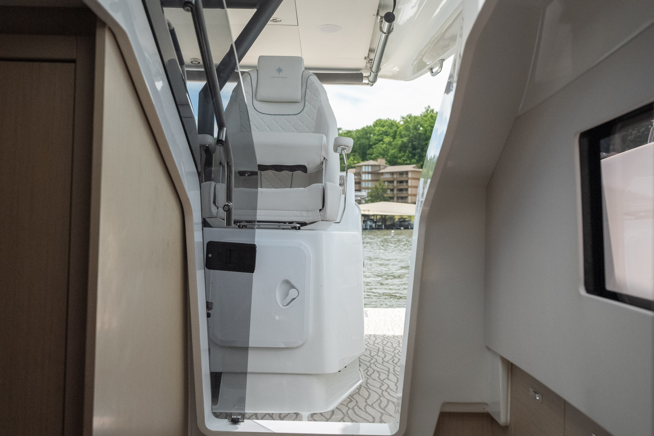2024 Jeanneau DB37 OB - Image 55