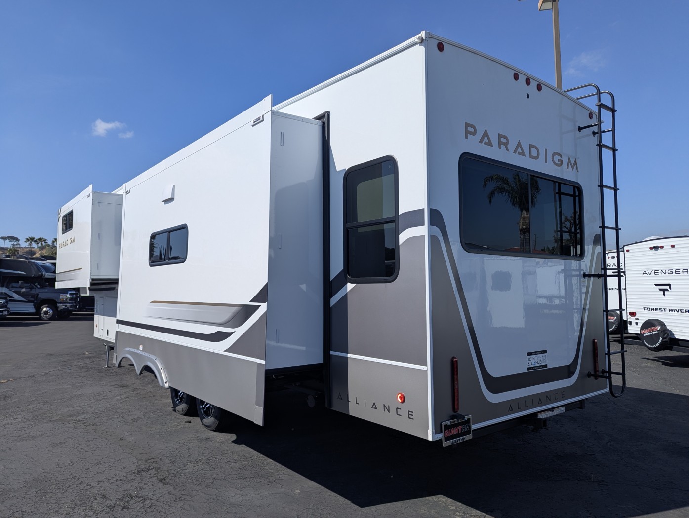 2026 Alliance RV Paradigm 340RL - Image 4