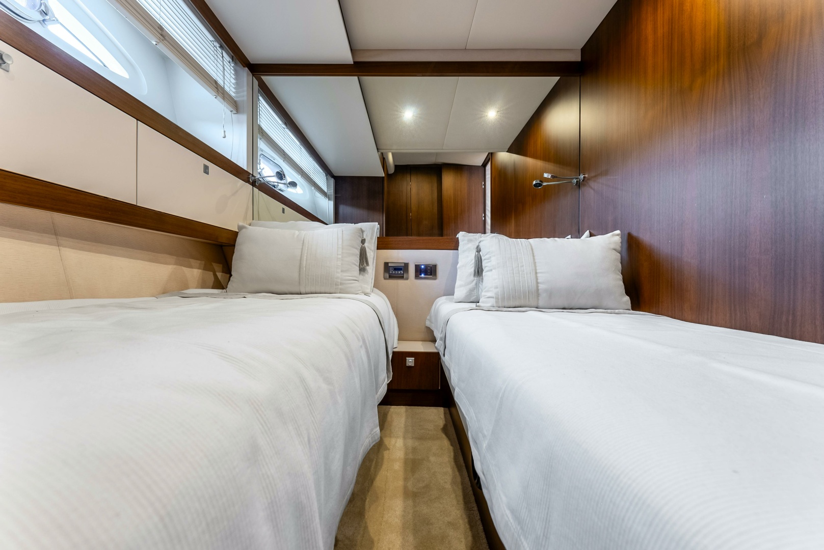 2012 Numarine - Image 34