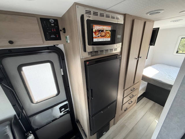 2026 SUNSEEKER 2380 AFT - Image 28