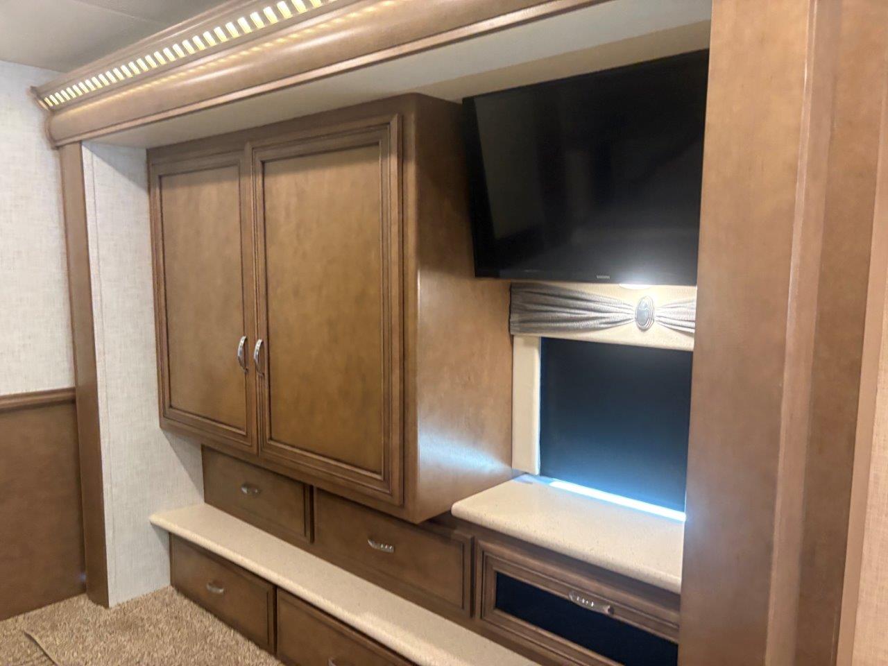2021 Newmar Bay Star 3401 - Image 22