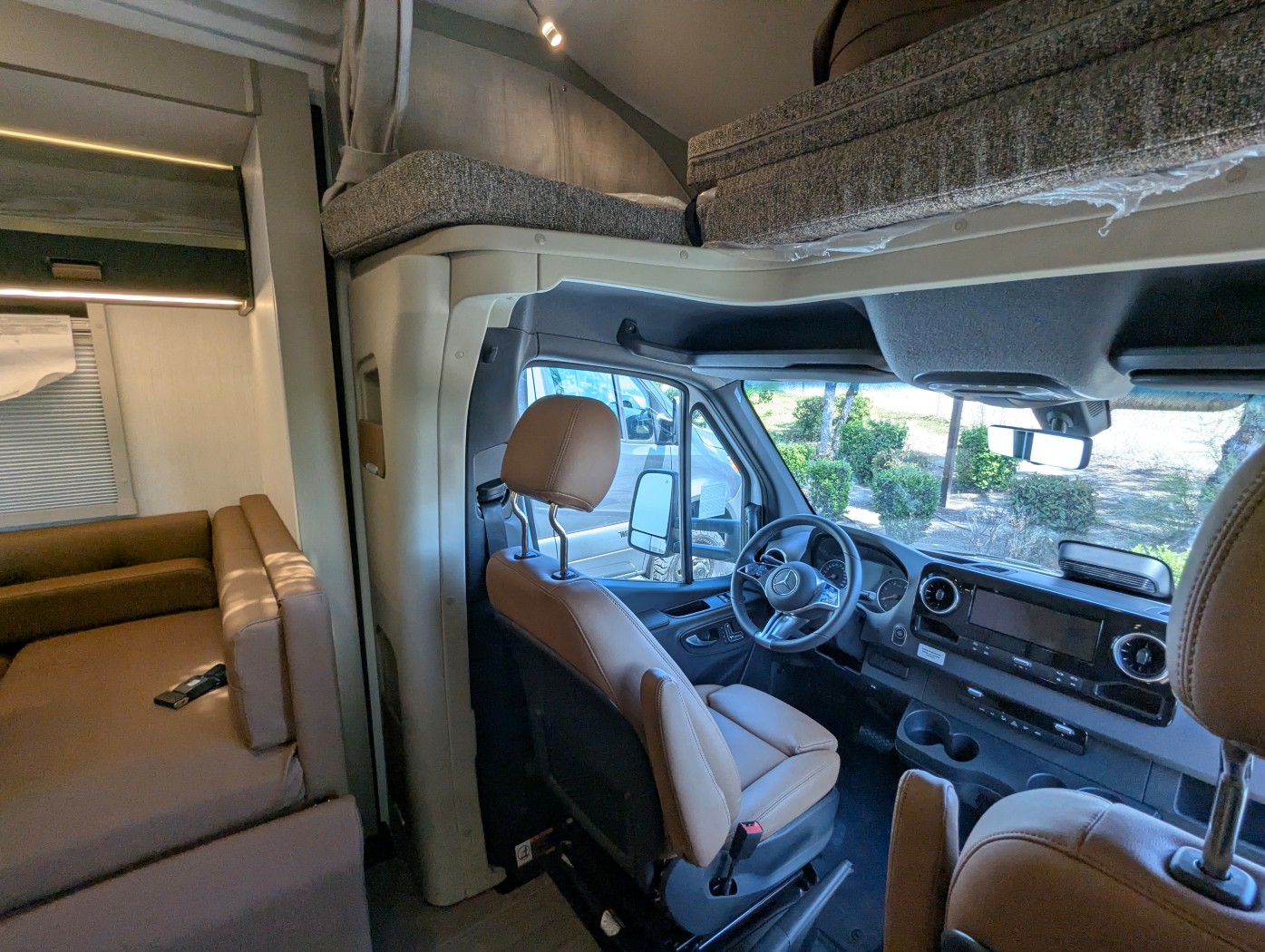 2027 Winnebago View 24D - Image 17