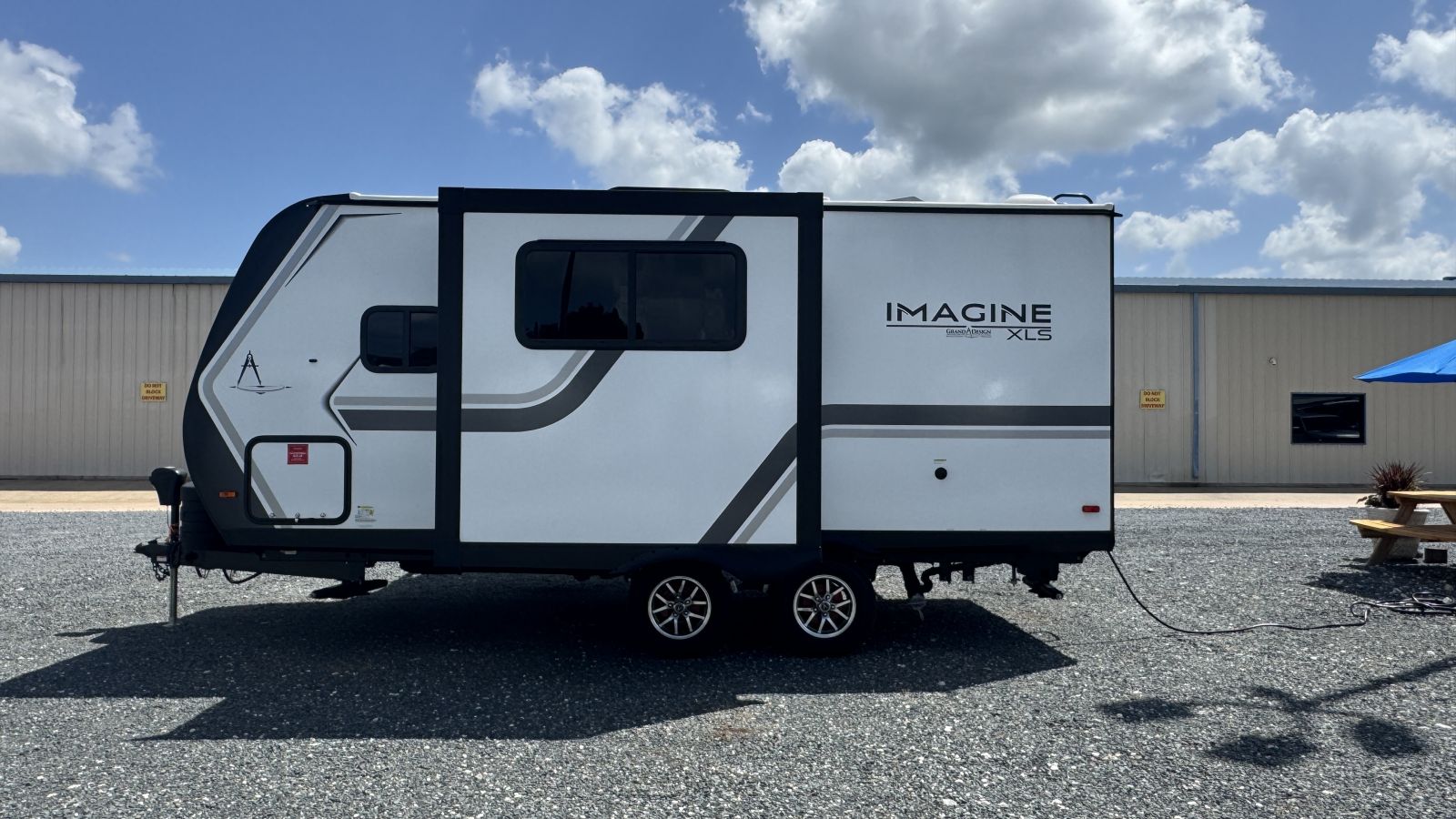 2025 Grand Design Imagine XLS 17MKE - Image 6