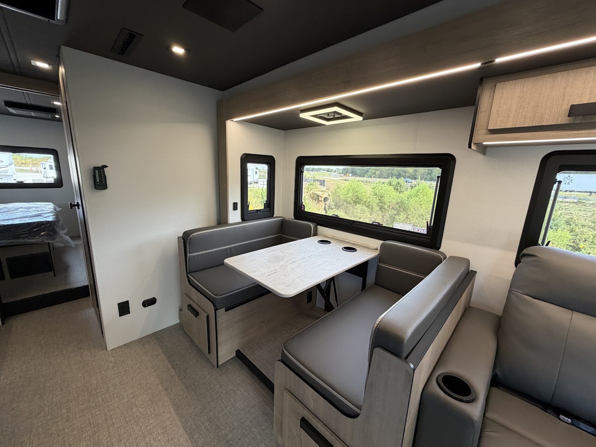 2027 GRAND DESIGN LINEAGE SERIESE 30DC - Image 47