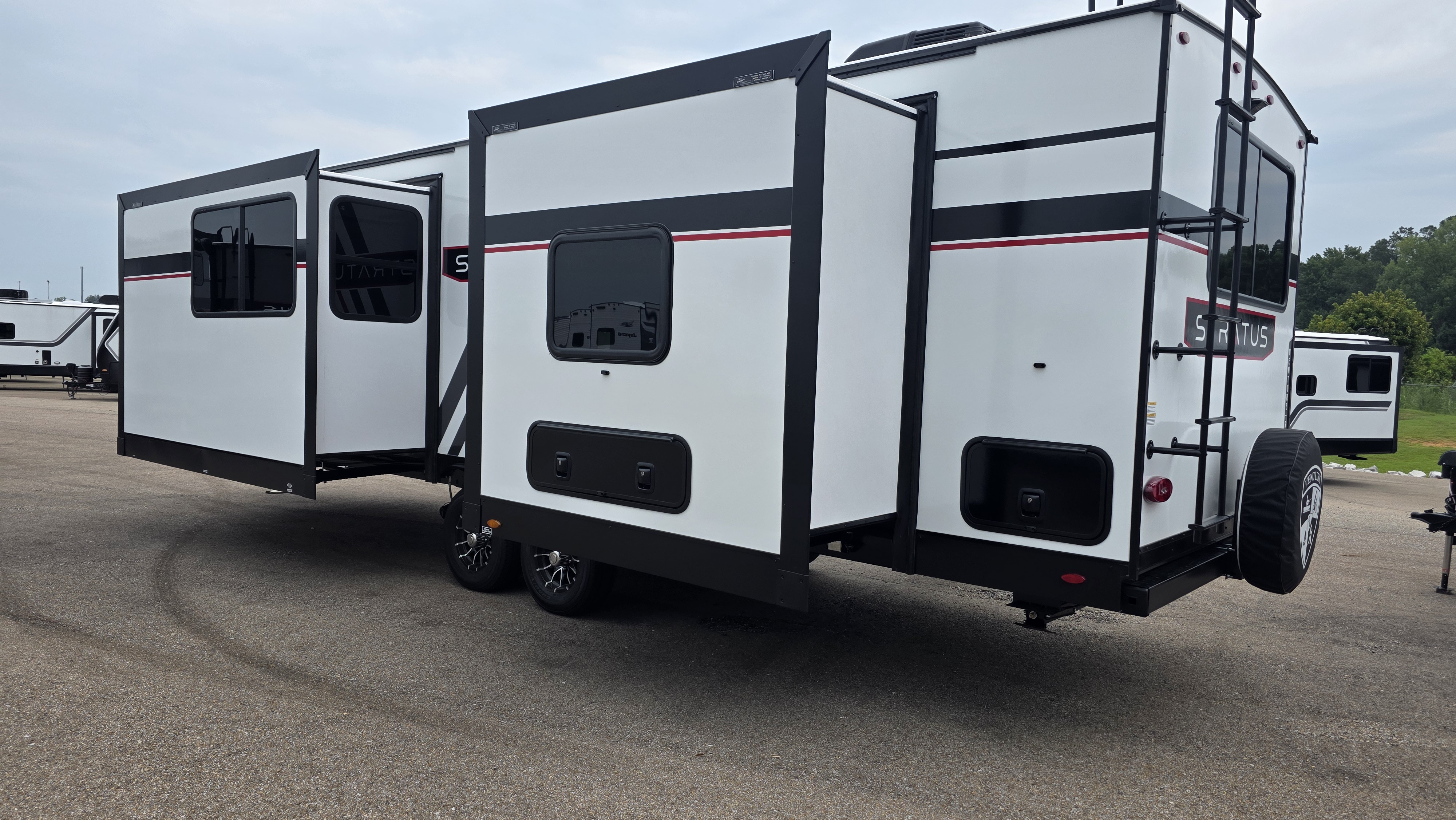 2027 VENTURE RV STRATUS 262VFK - Image 3