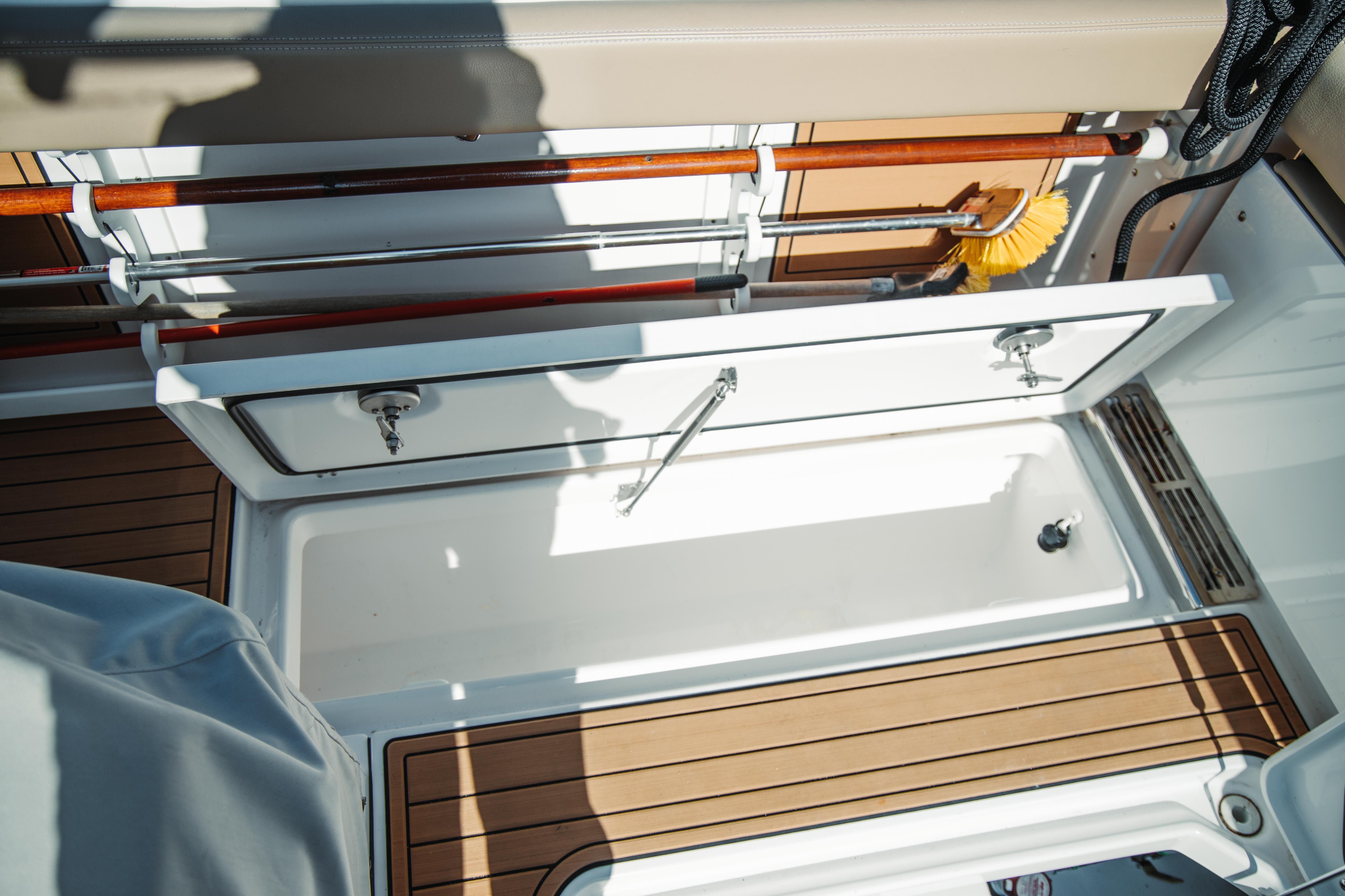 2024 Everglades 315 Center Console Standard - Image 74