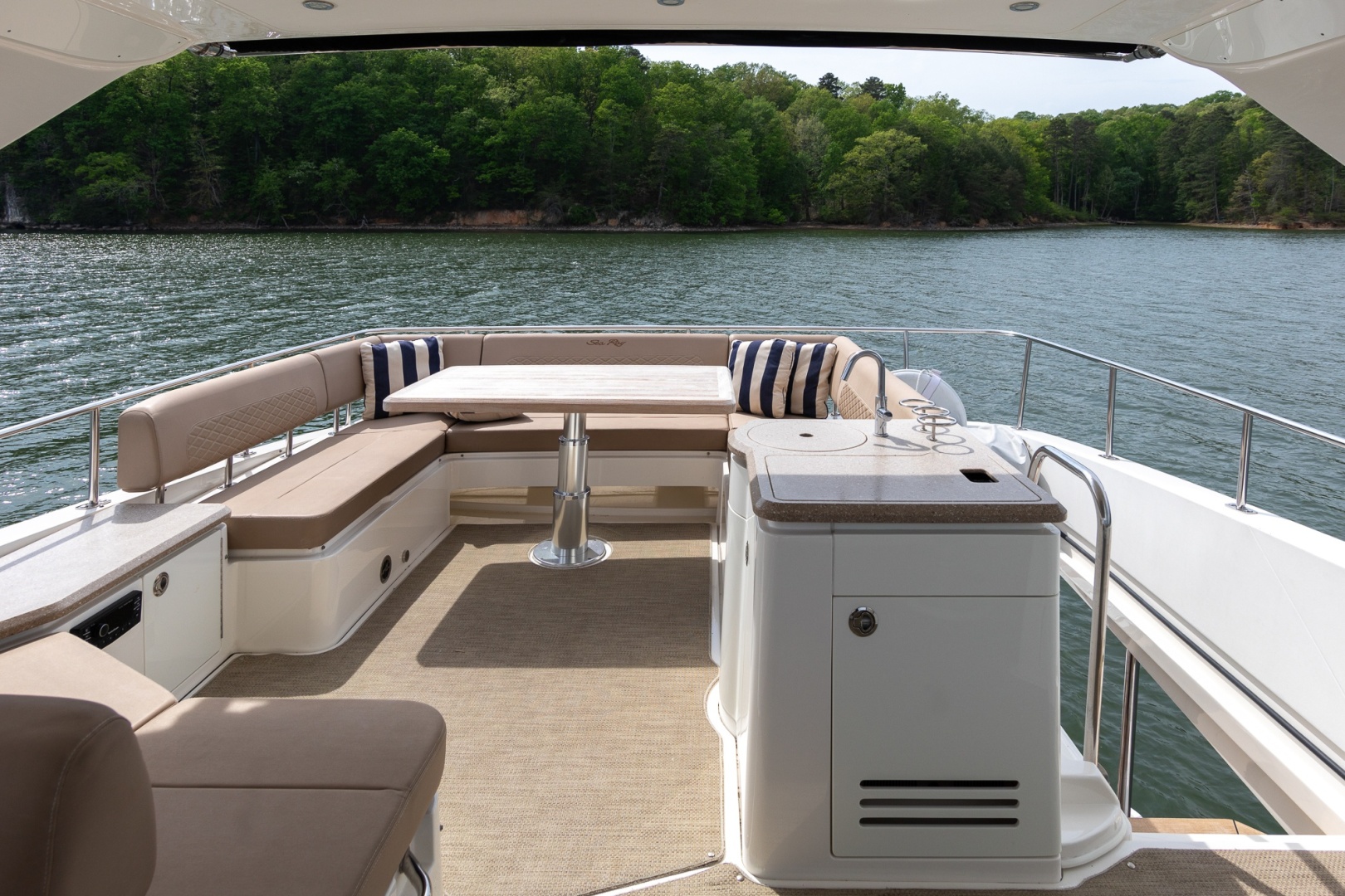 2018 Sea Ray L650 FLY - Image 30