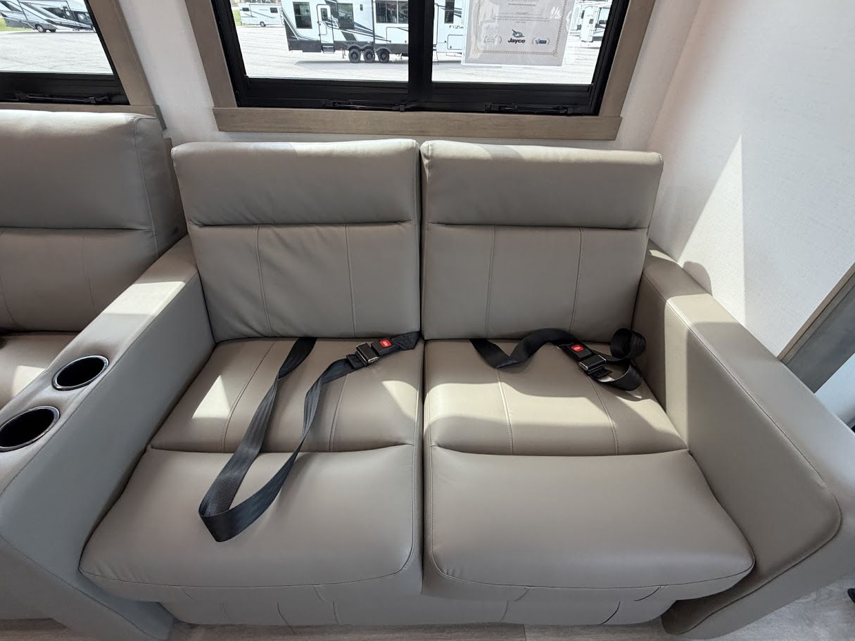 2027 JAYCO PRECEPT 36C - Image 22