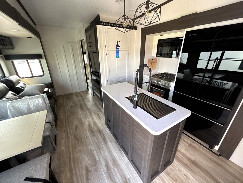 2026 VENTURE RV SPORTTREK 354VBH - Image 7