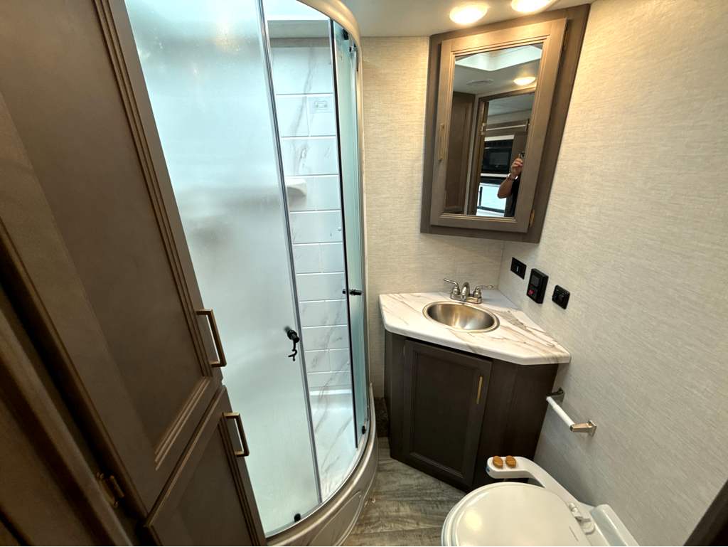 2024 THOR MOTOR COACH CHATEAU 31WV - Image 32