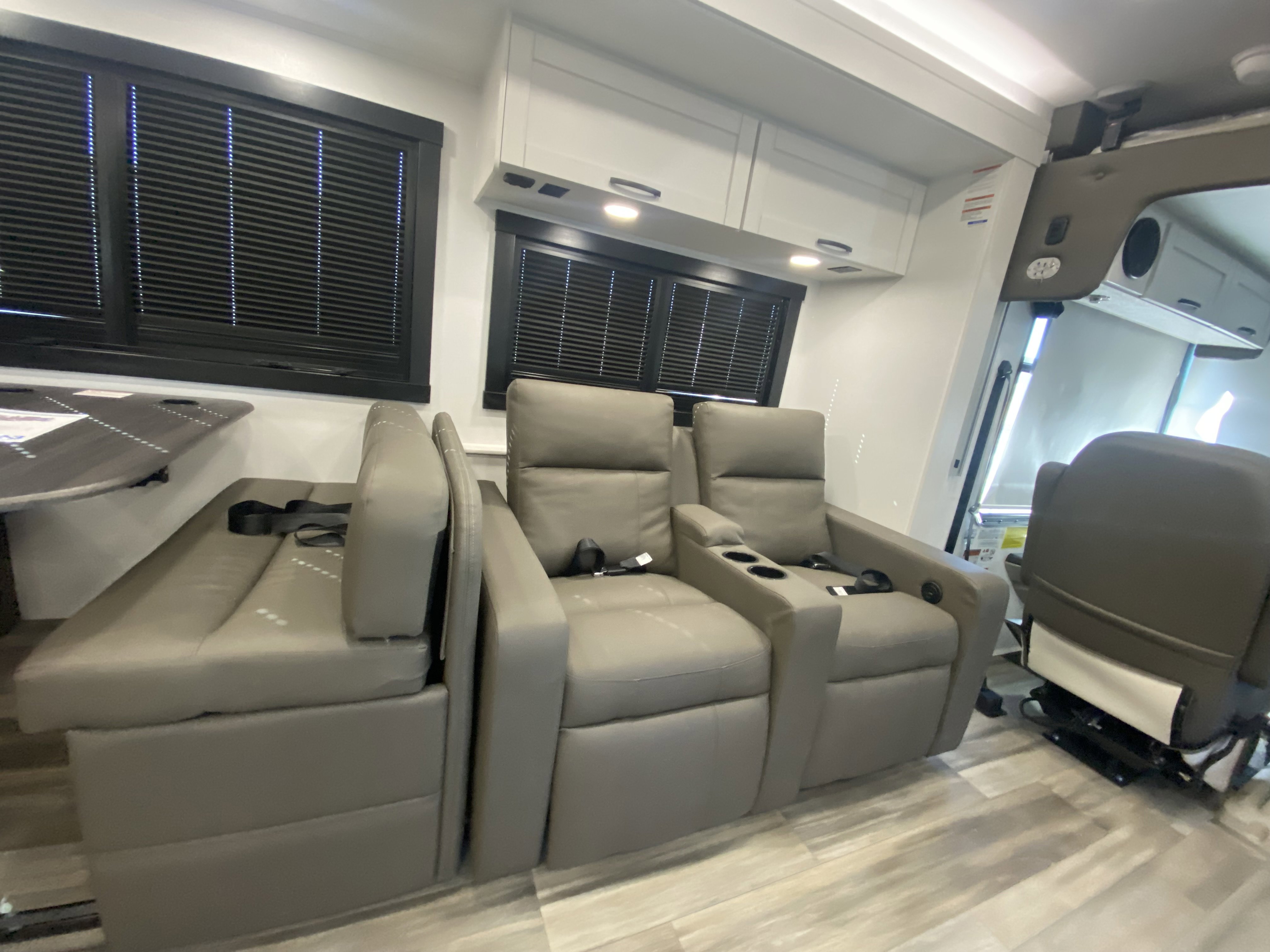 2026 JAYCO PRECEPT 34G - Image 18