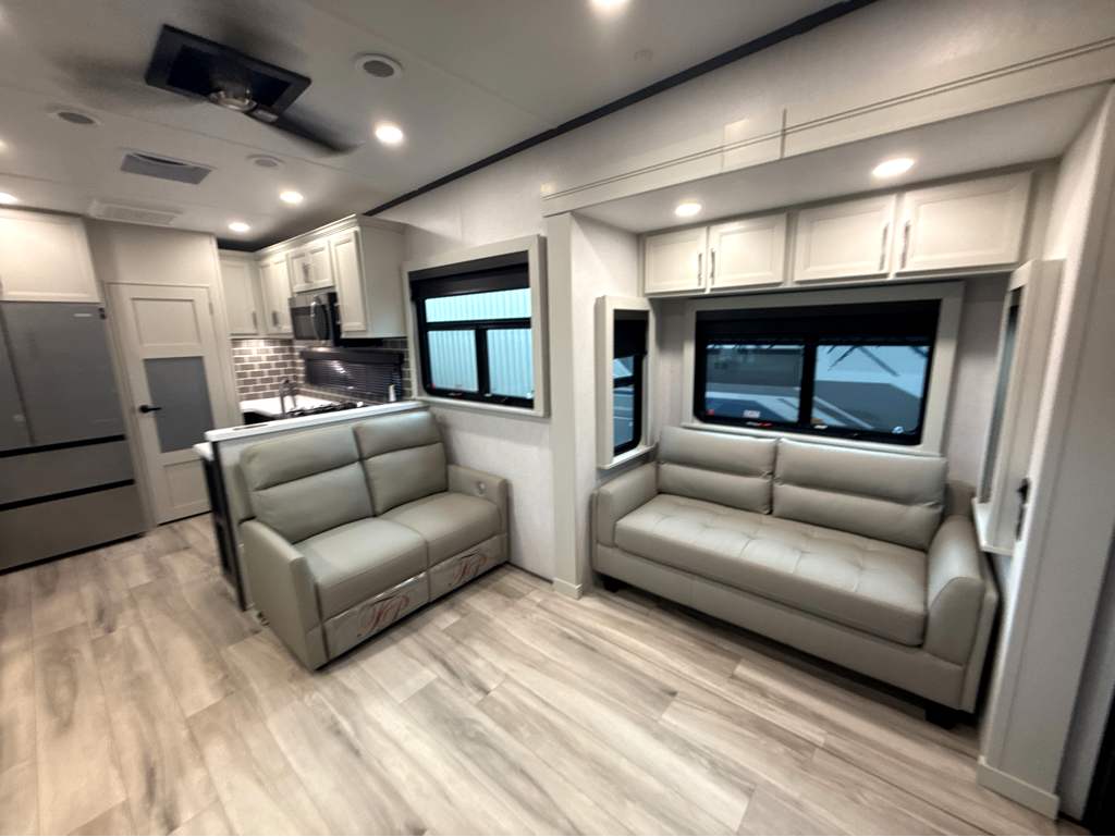 2026 Keystone ALPINE 3910RK - Image 10