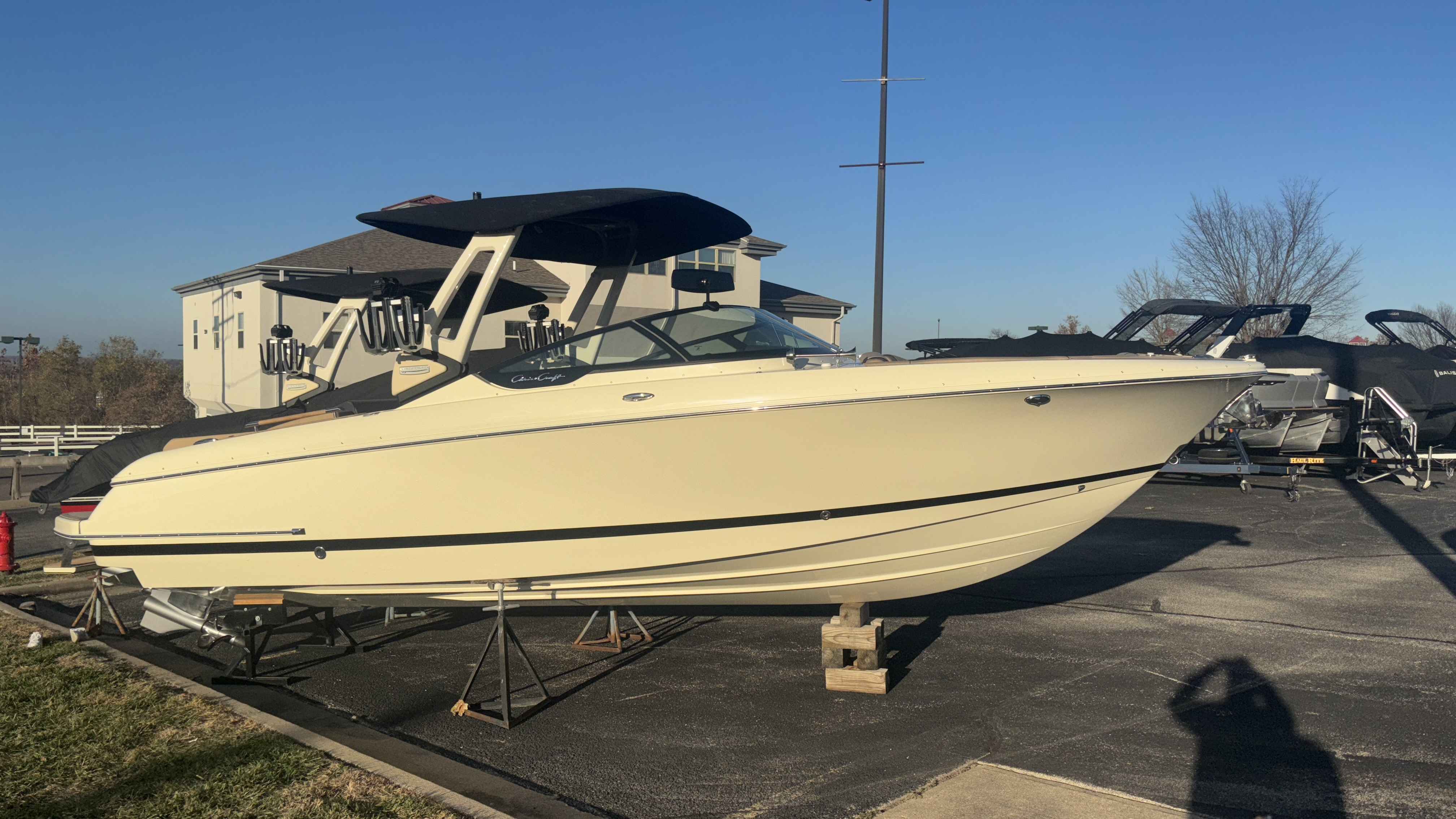 2026 Chris Craft SPORTSTER 28 Sterndrive - Image 2