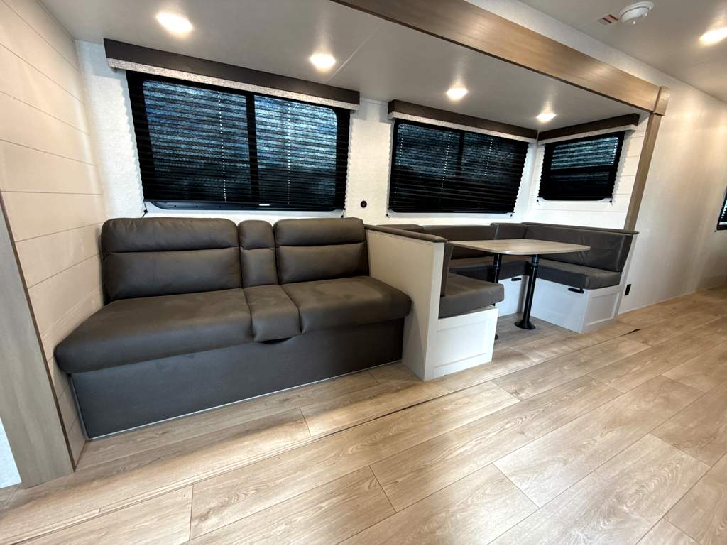 2027 JAYCO JAY FLIGHT 330TBS - Image 10