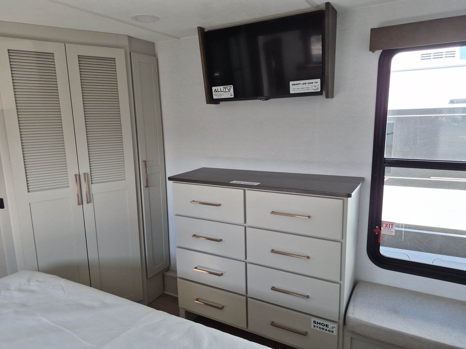 2027 Alliance RV Paradigm 340RL - Image 30