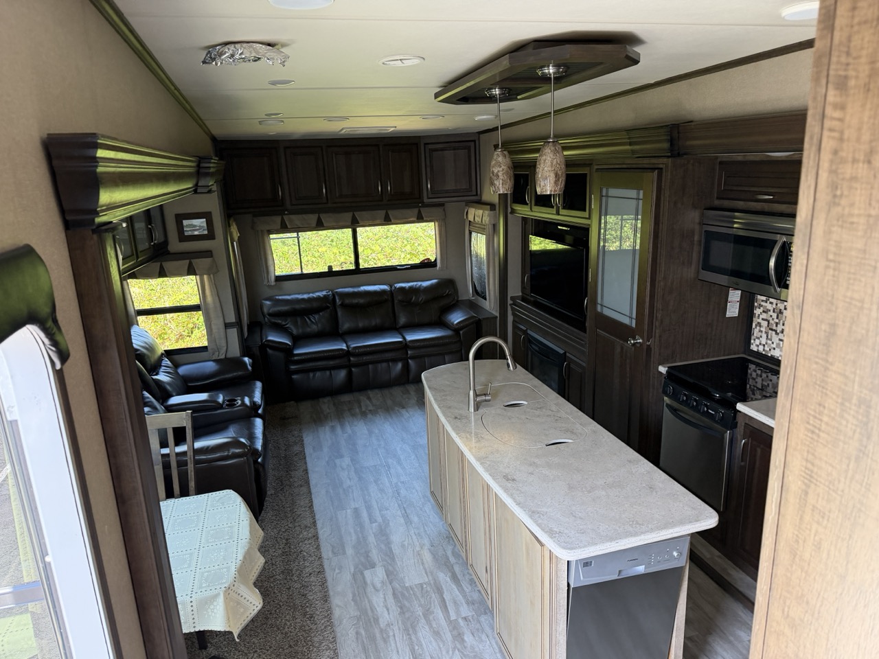 2016 Grand Design Solitude 369RL - Image 22