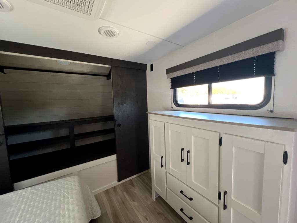 2026 VENTURE RV SIENNA 293VIK - Image 23