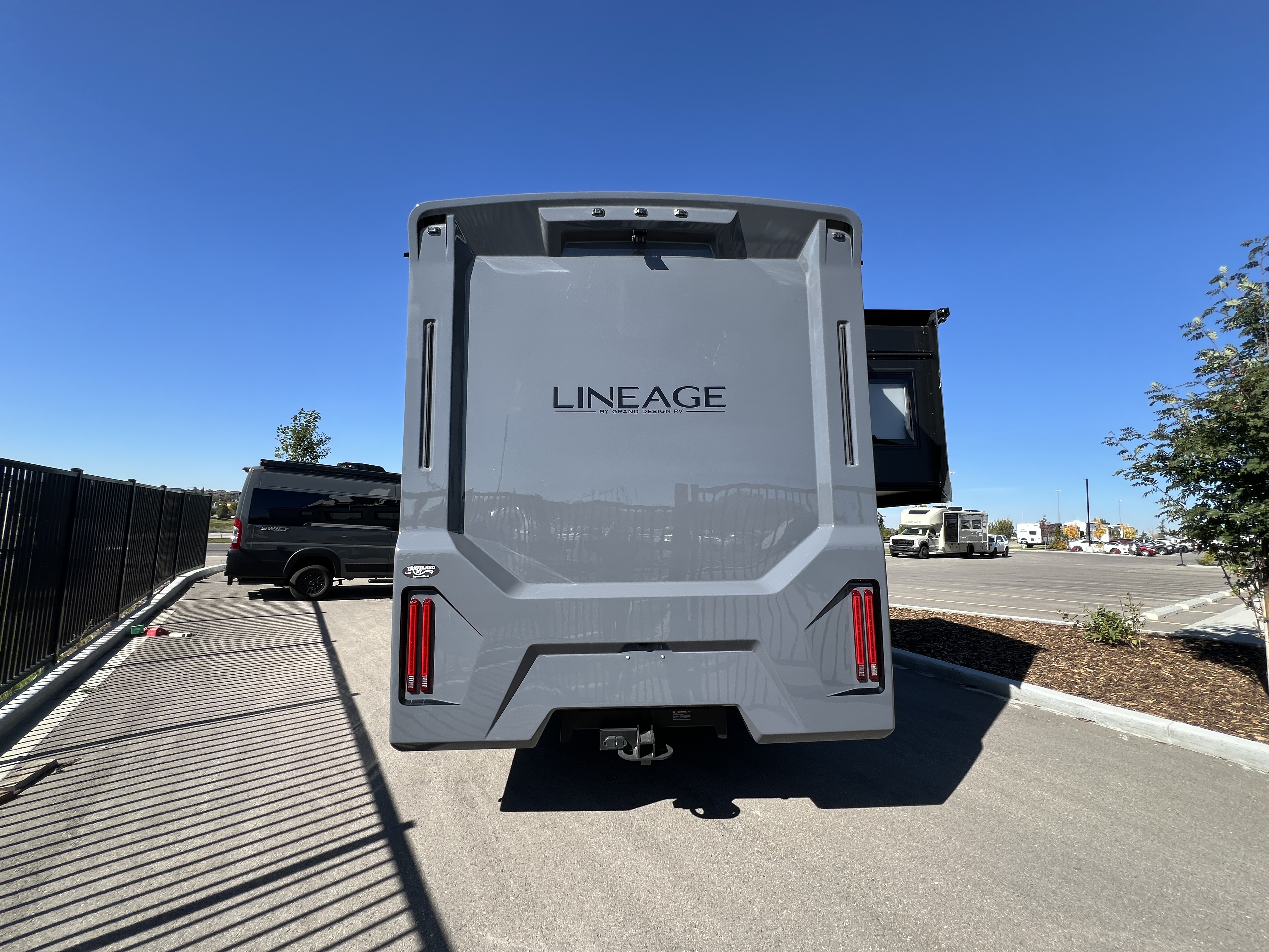 2027 Grand Design Lineage Series F 31ZW - Image 9