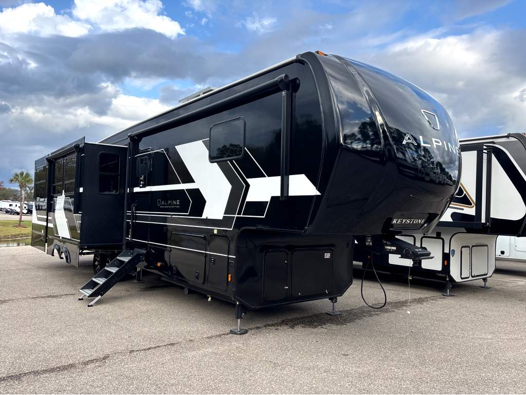 2026 Keystone AVALANCHE 366LS - Image 1
