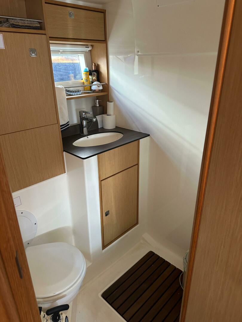 2013 Bavaria Sport 35 - Image 10