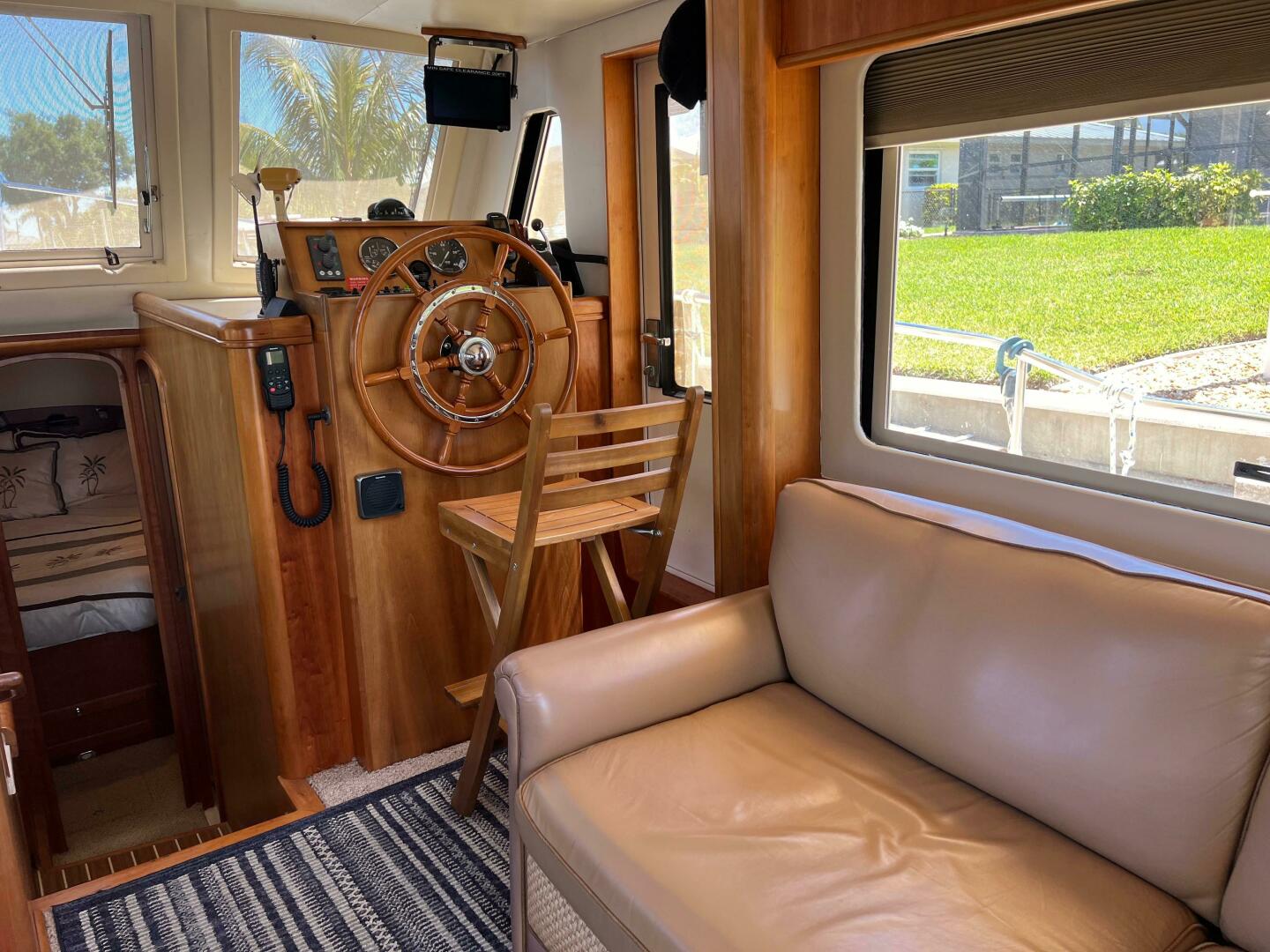 2005 Mainship 34 - Image 3