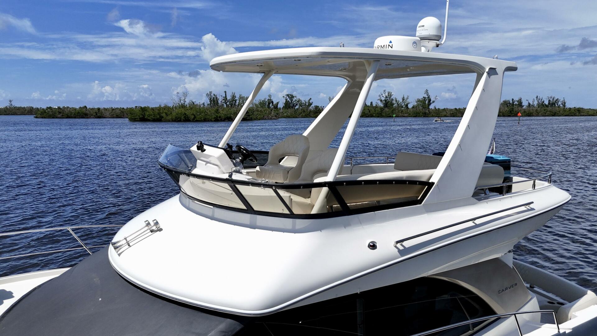 2017 Carver C40 - Image 12