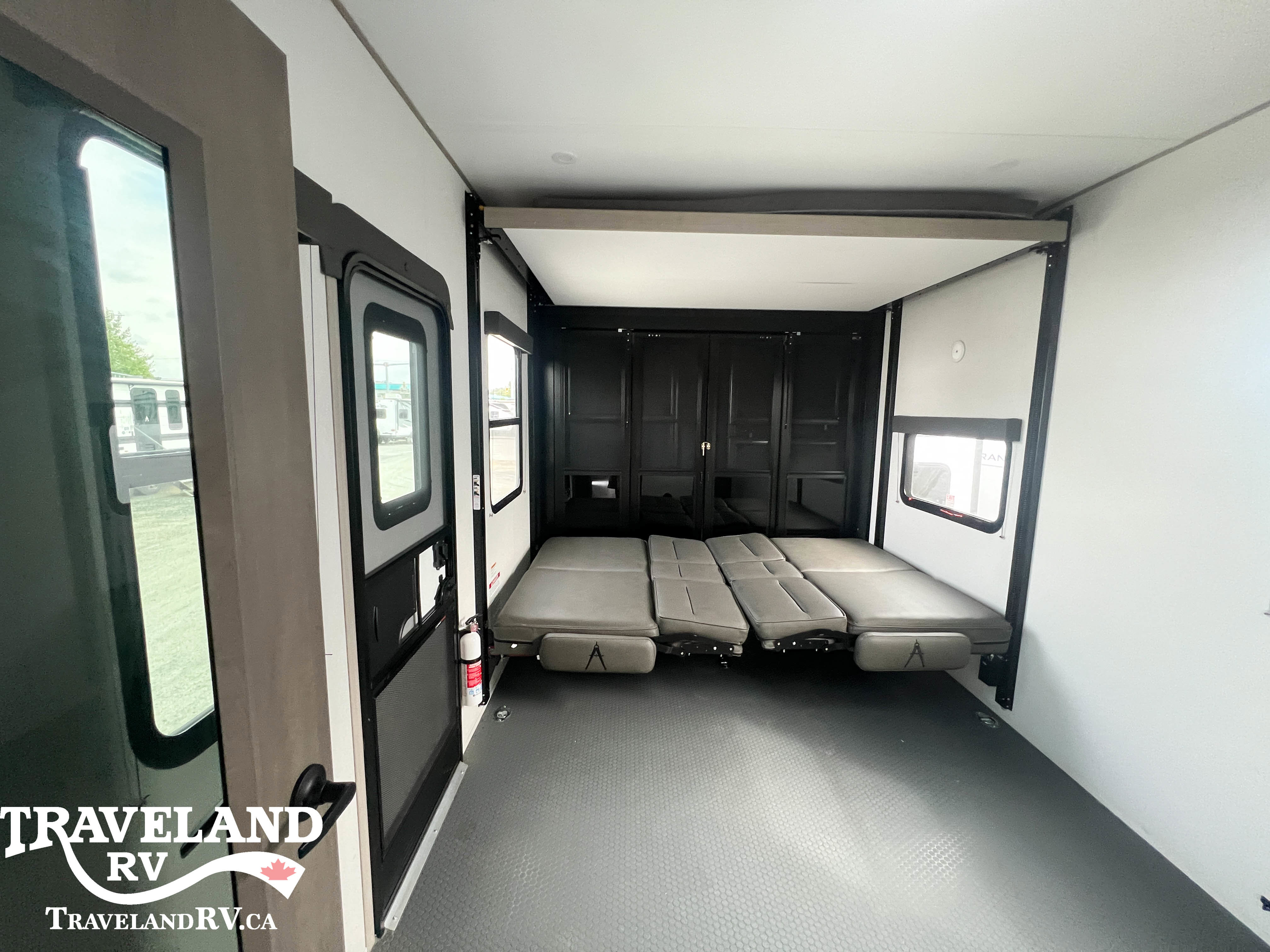 2025 Grand Design Momentum G-Class 31G - Image 29