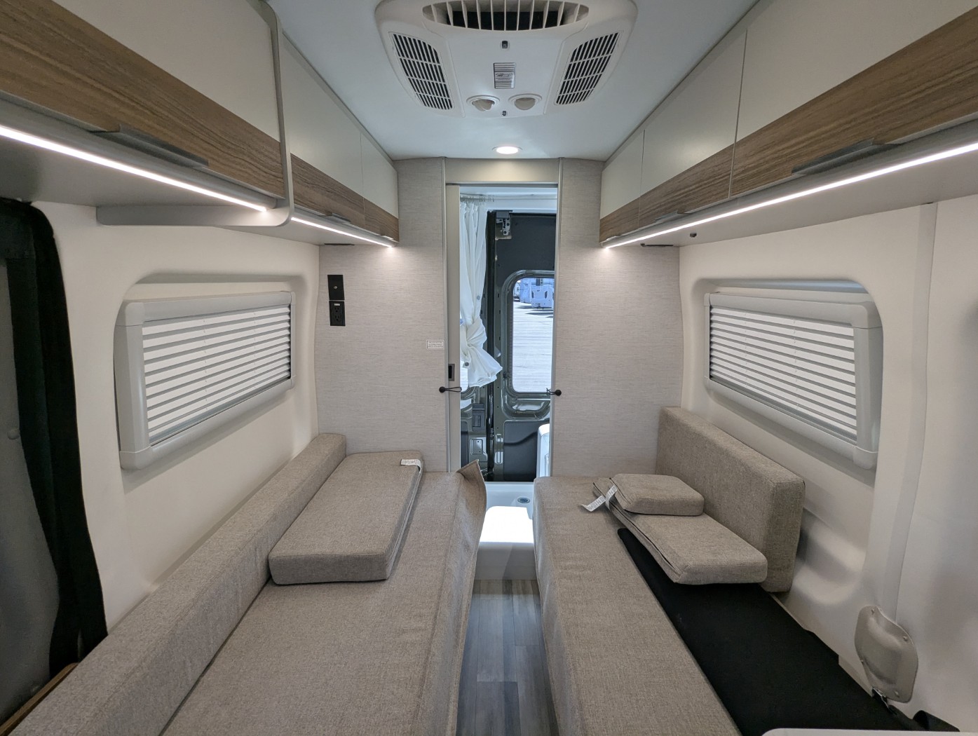 2027 Thor Motor Coach Talavera 1930 - Image 26