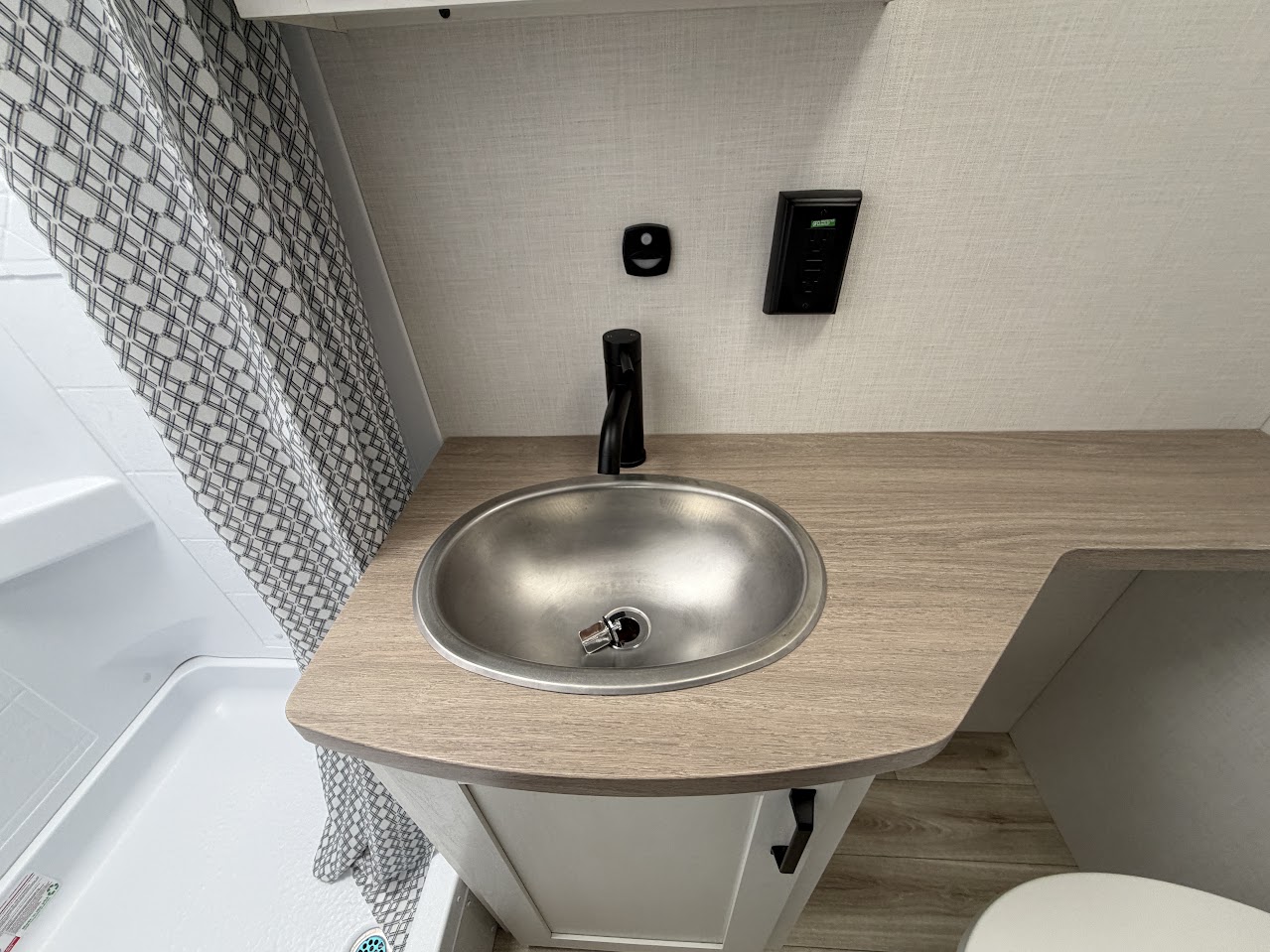 2027 VENTURE RV SIENNA 281VQB - Image 32