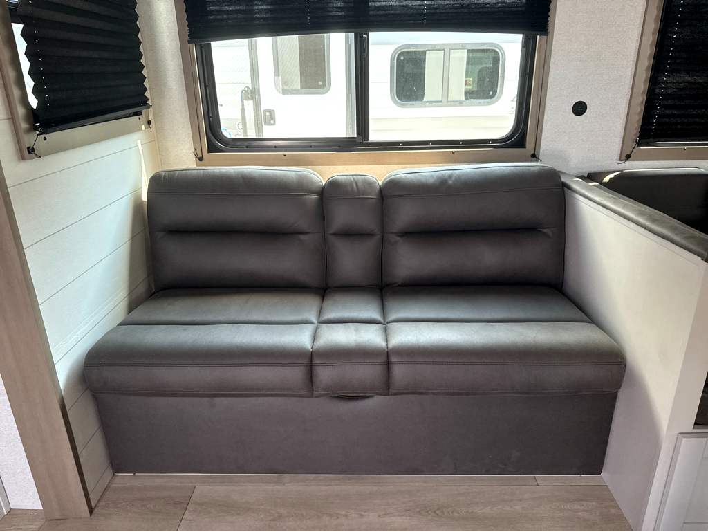 2027 JAYCO JAY FLIGHT 330TBS - Image 7
