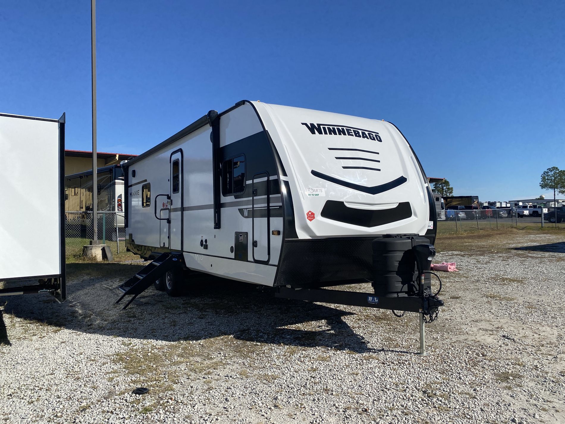 2025 Winnebago Minnie
