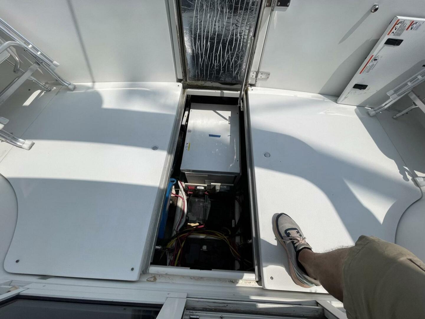 2006 Carver 36 Mariner - Image 15