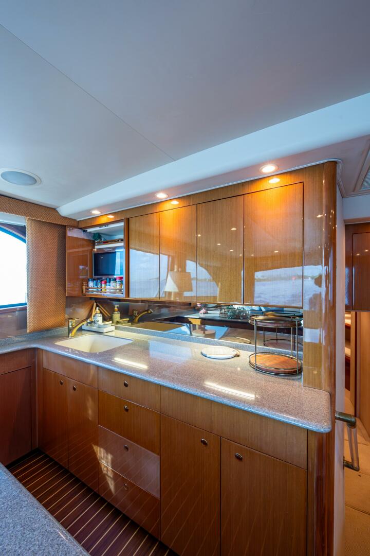 2004 Viking 48 Convertible - Image 15
