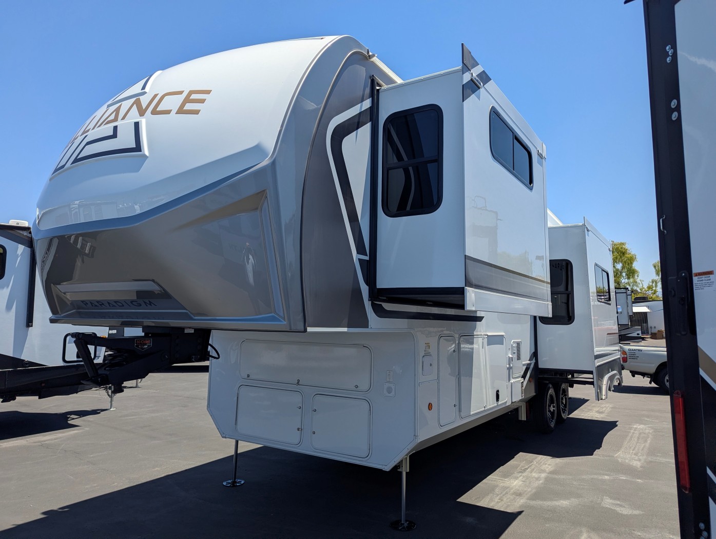 2026 Alliance RV Paradigm 312RK - Image 3