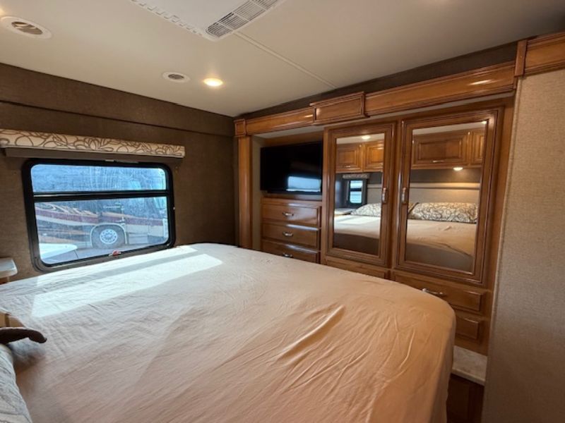 2017 Thor Motor Coach Four Winds Super C 35SB - Image 20