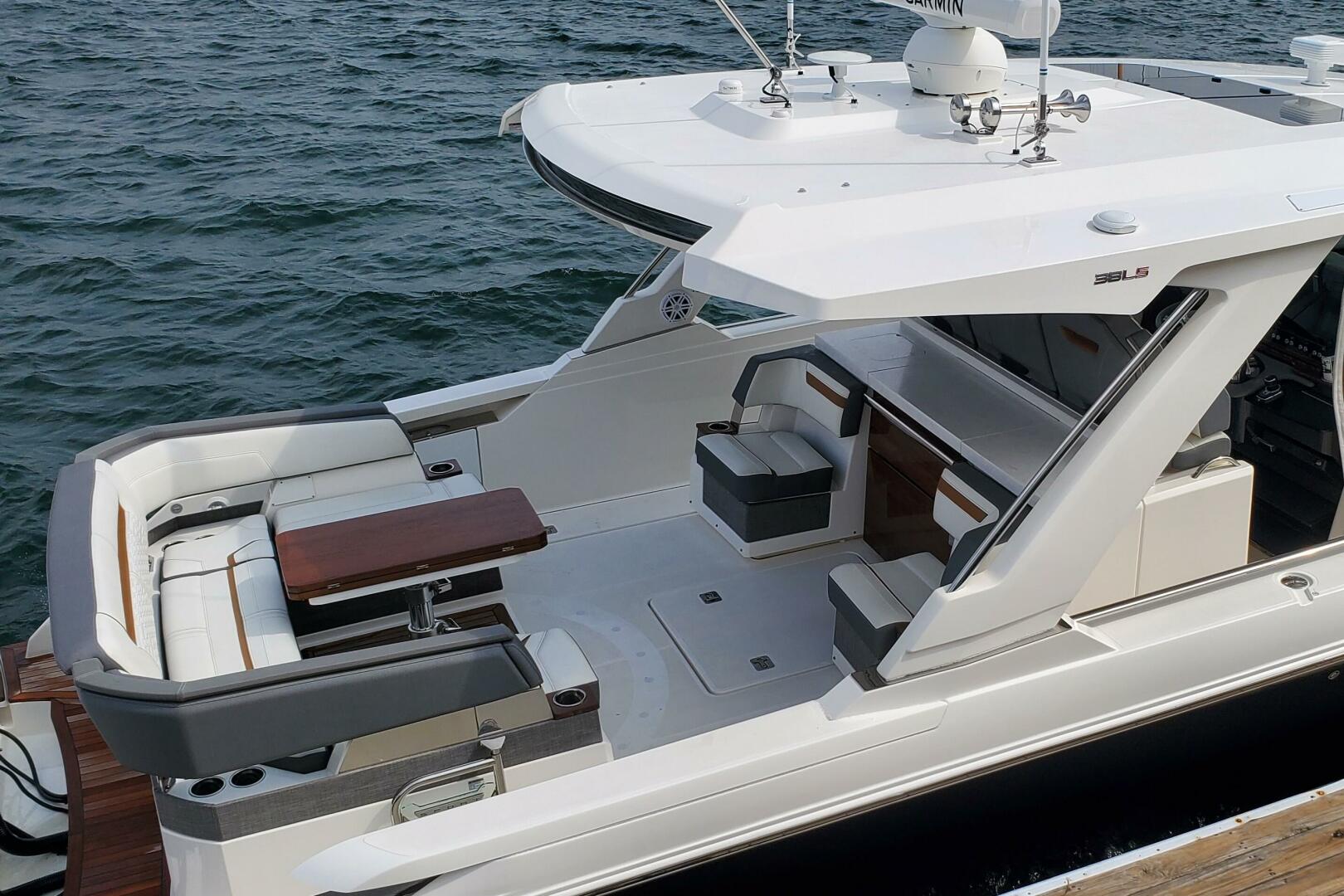 2021 TIARA YACHTS TIARA YACHTS 38 LS Base - Image 10