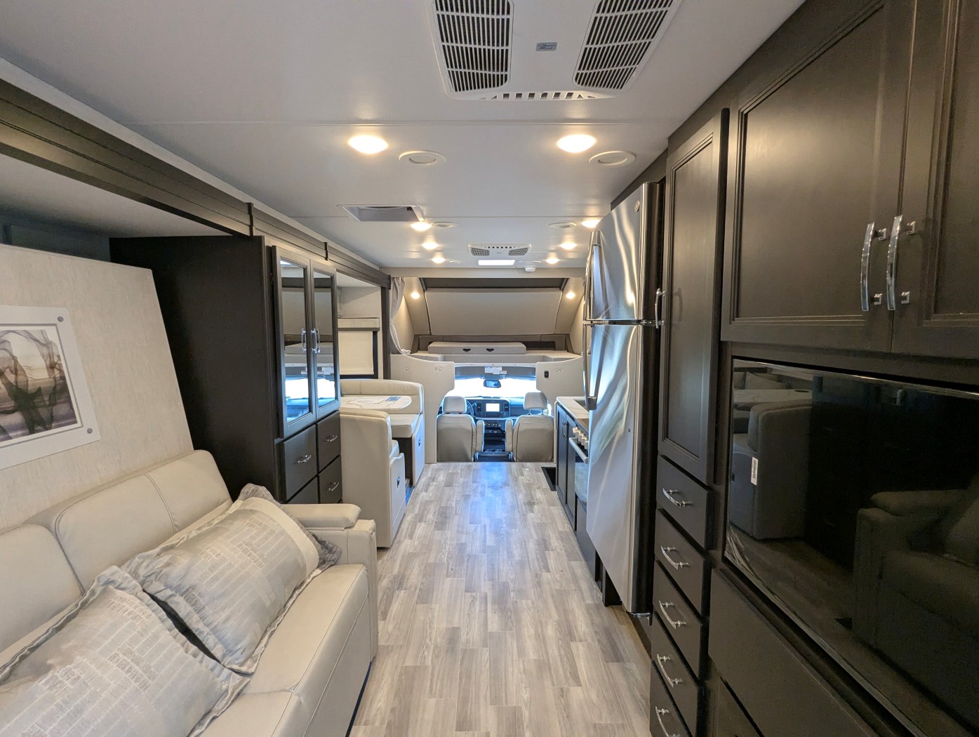 2026 Thor Motor Coach Omni Trail S29 - Image 29