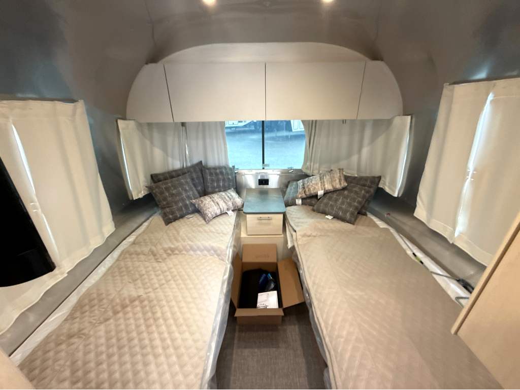 2026 AIRSTREAM FLYING CLOUD 23FBT - Image 23