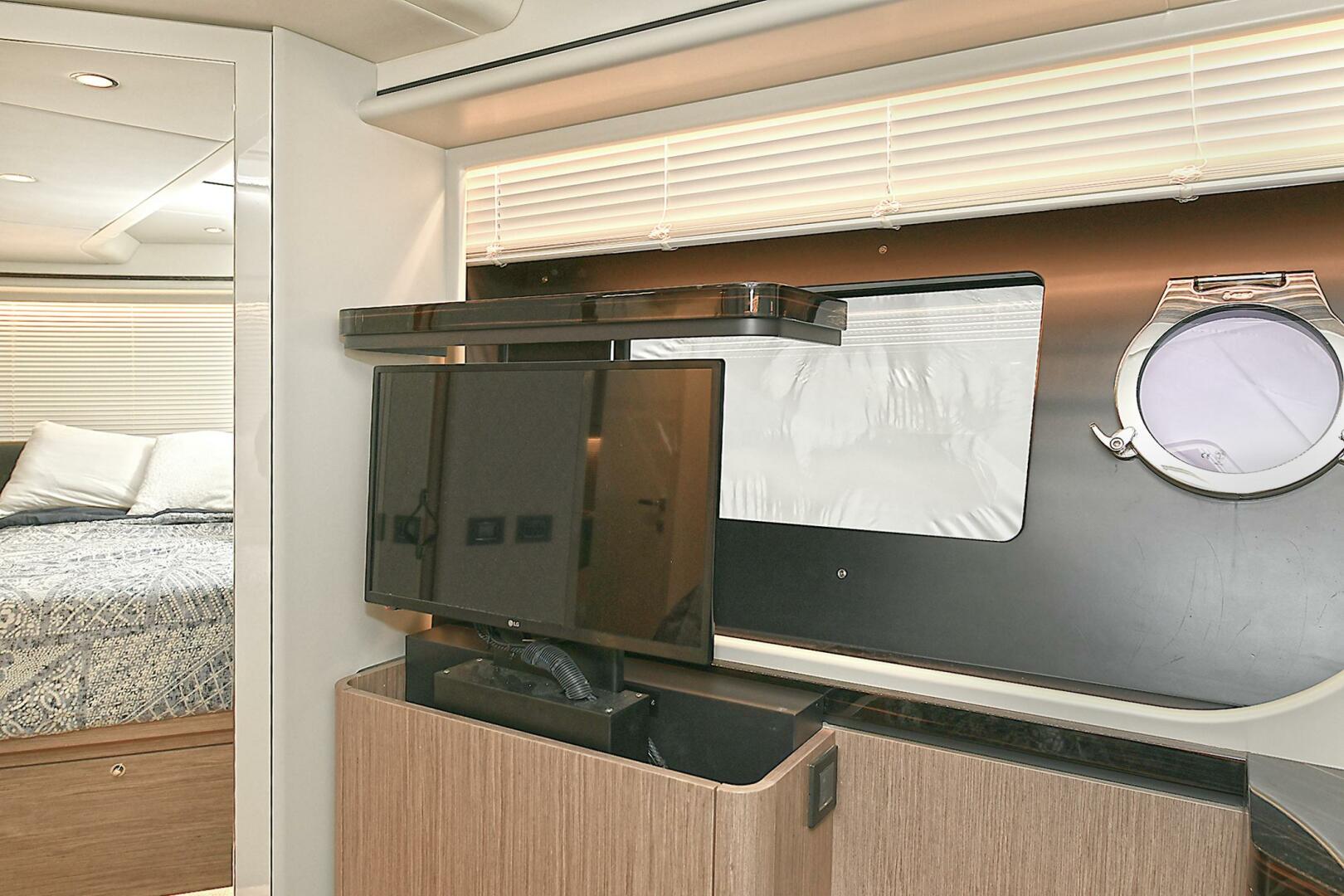 2022 Absolute 62 Fly - Image 41
