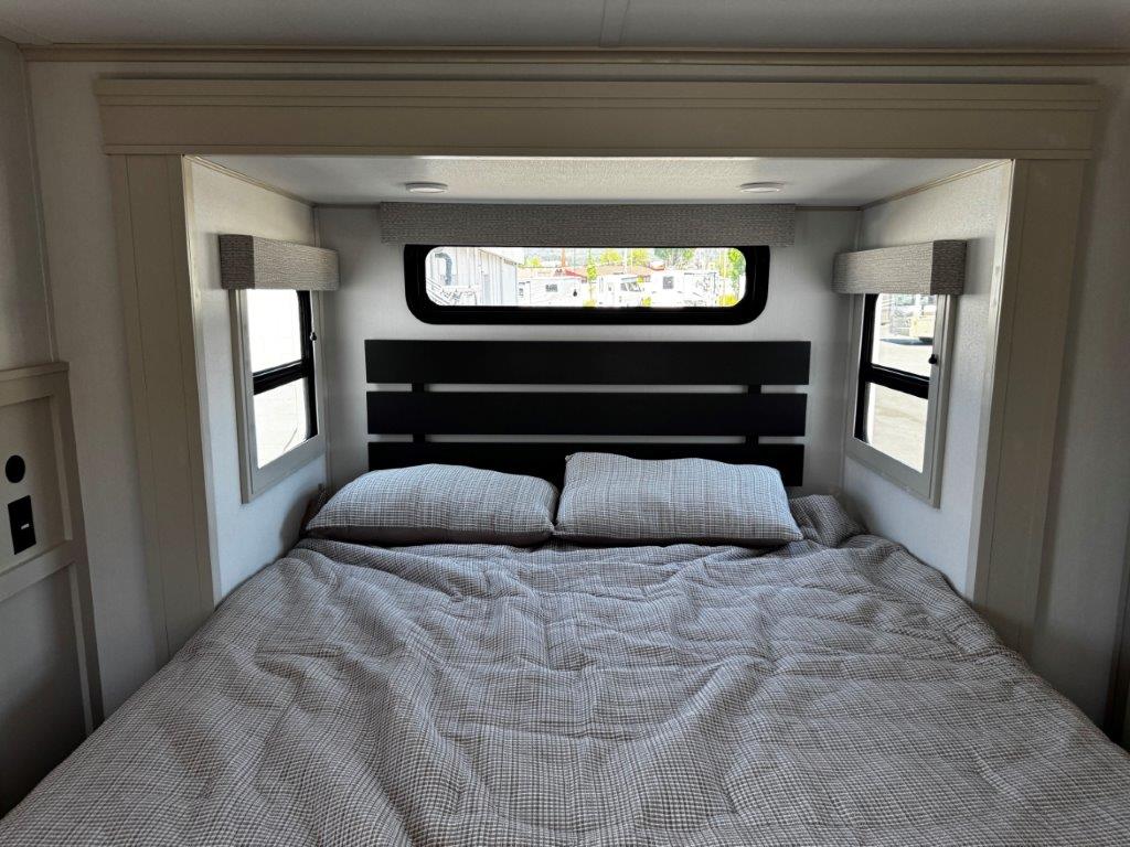 2027 Grand Design Solitude 390RK - Image 32