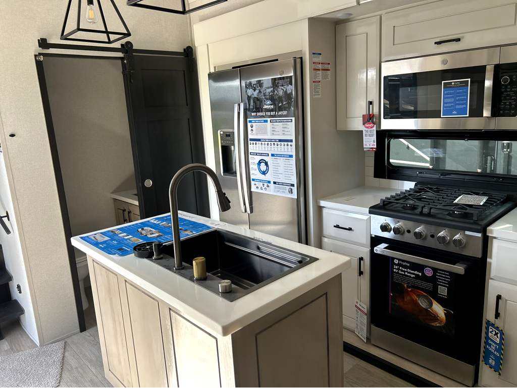 2026 JAYCO PINNACLE 39FLOK - Image 10