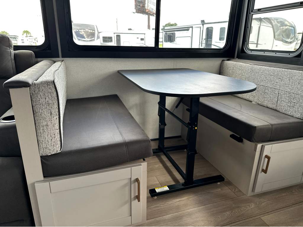 2027 JAYCO JAY FEATHER 26FK - Image 12