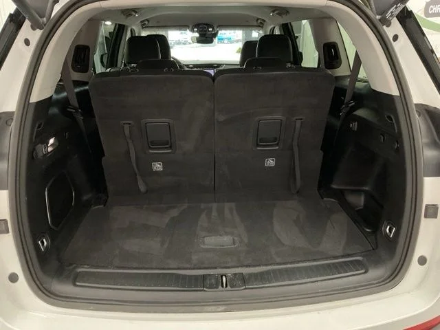 2023 Jeep Grand-Cherokee-L Laredo Altitude 4x4 - Image 21