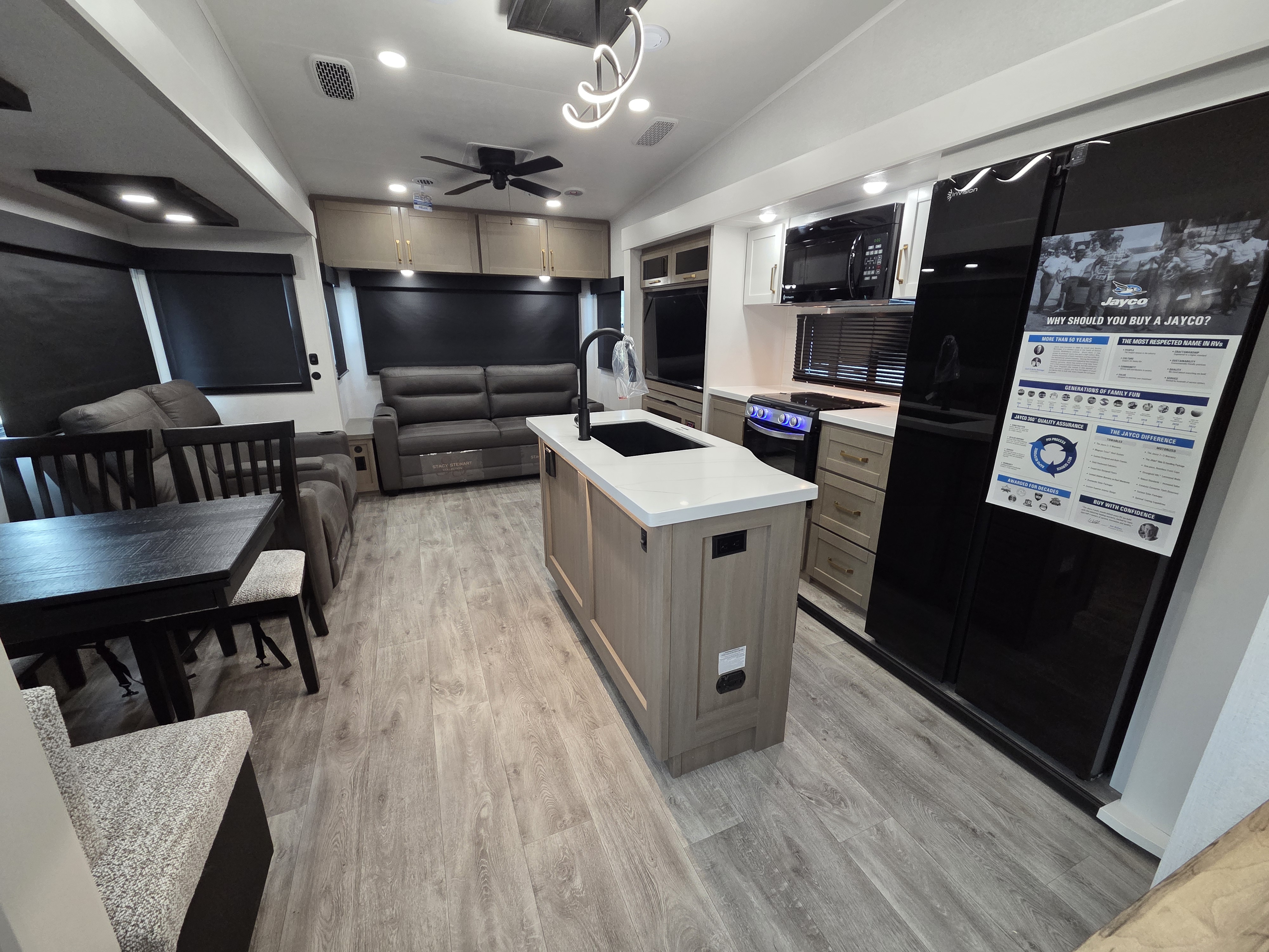 2027 Jayco Eagle 321RSTS - Image 5