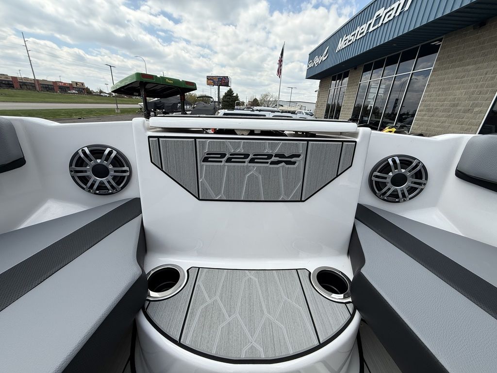 2026 Yamaha Boats 222XD - Image 35