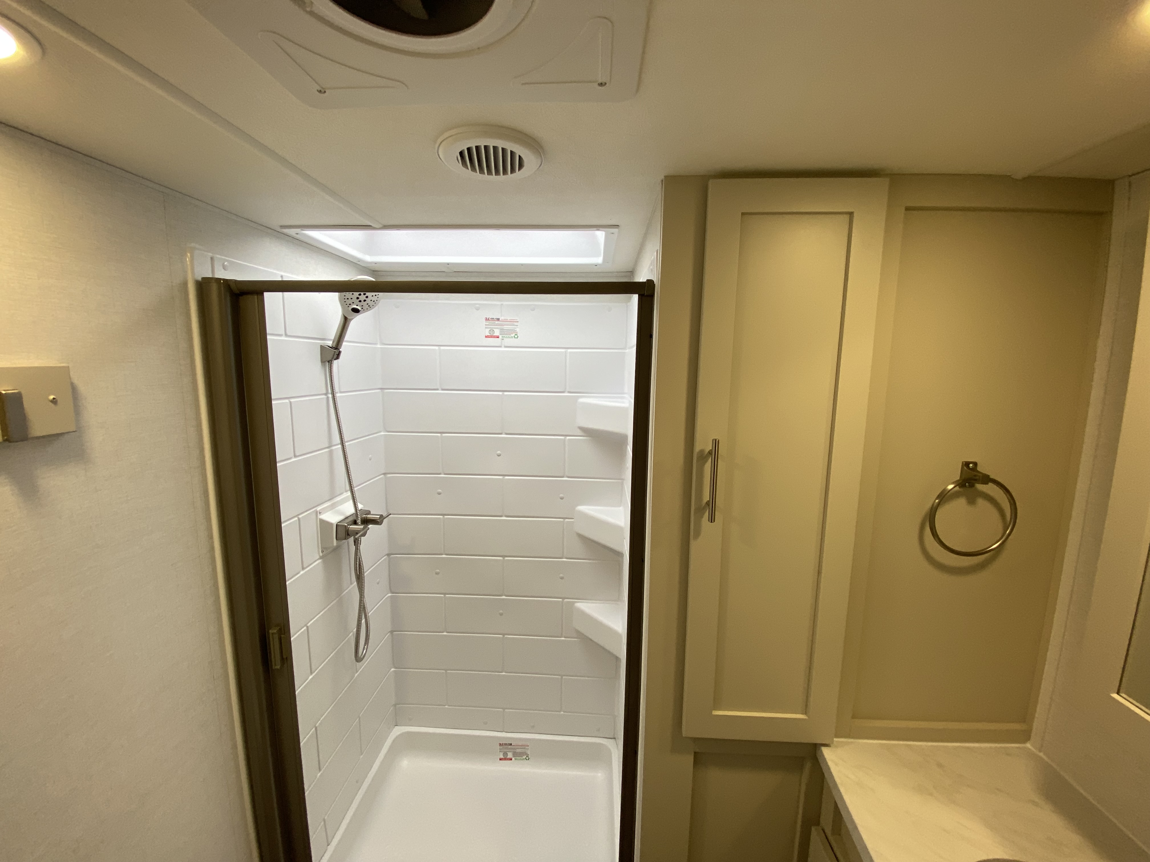 2027 Alliance RV Avenue 29RL - Image 25