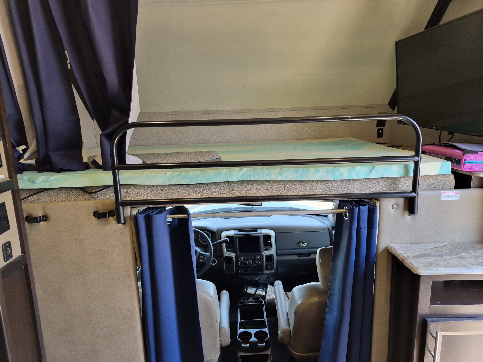 2018 DYNAMAX ISATA 5 30FWD - Image 6