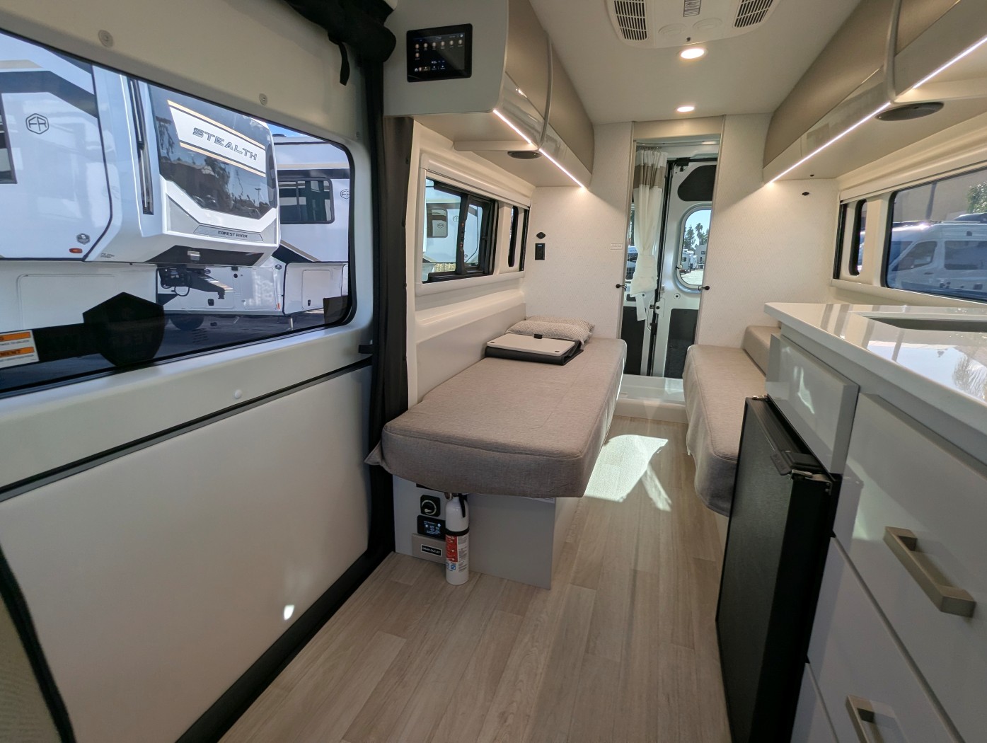 2027 Thor Motor Coach Tellaro 20L - Image 23