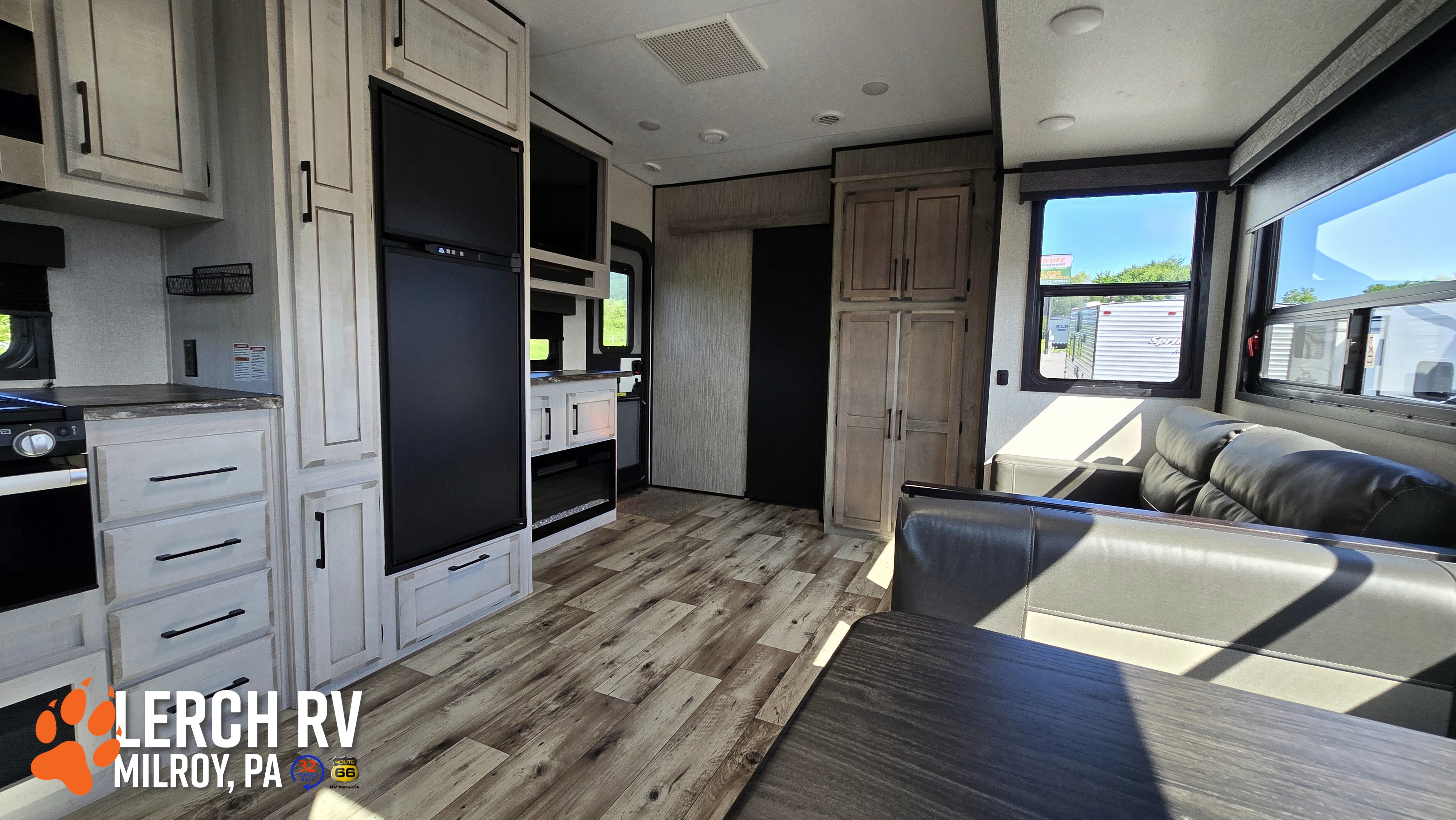 2022 KZ RV Durango Half-Ton D274BHD - Image 18
